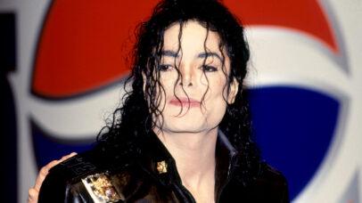 Michael Jackson se torna o artista mais ouvido no mundo após cinebiografia