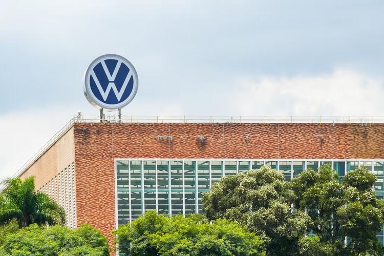 Trabalhadores barram plano de reestruturação da Volkswagen, diz agência