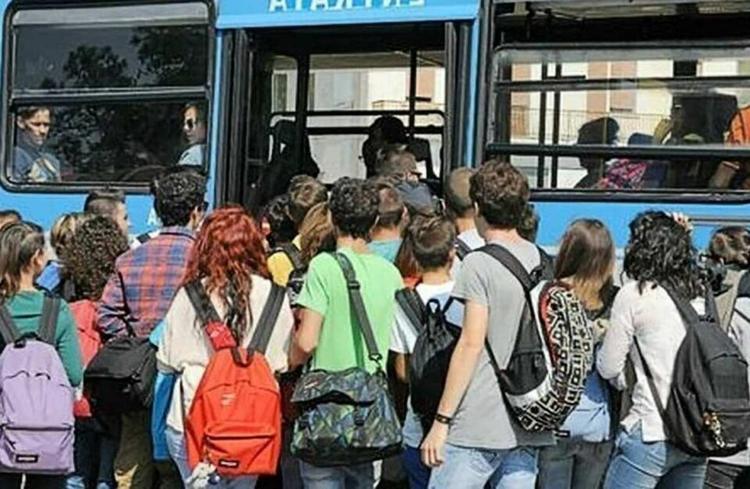 🚌 TRASPORTO EXTRAURBANO – A.S. 2026/2027 Sono aperte le iscrizioni per il rimborso dell’abbonamento al trasporto extrau...