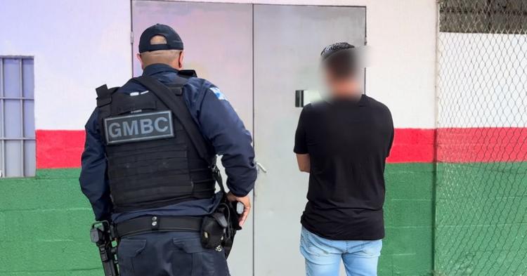 Homem devendo quase 400 mil reais de pensão alimentícia é preso em Balneário Camboriú