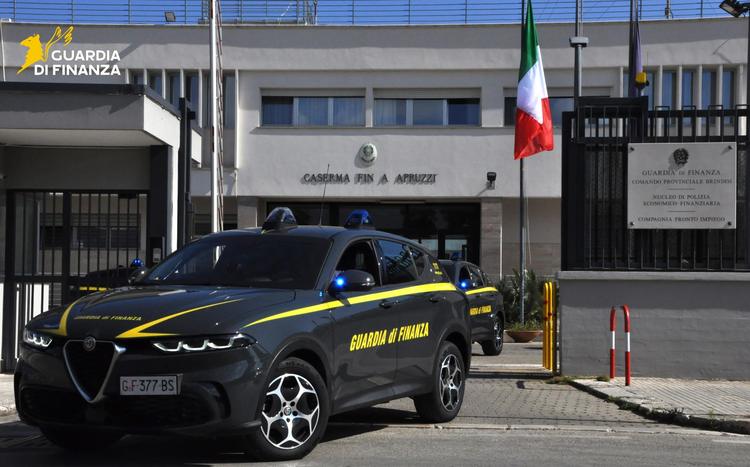 Brindisi, evasione fiscale nel commercio e noleggio auto: scatta la maxi confisca