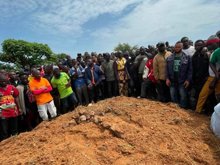 25 cristãos são mortos na Nigéria enquanto famílias enterravam vítimas de ataque anterior