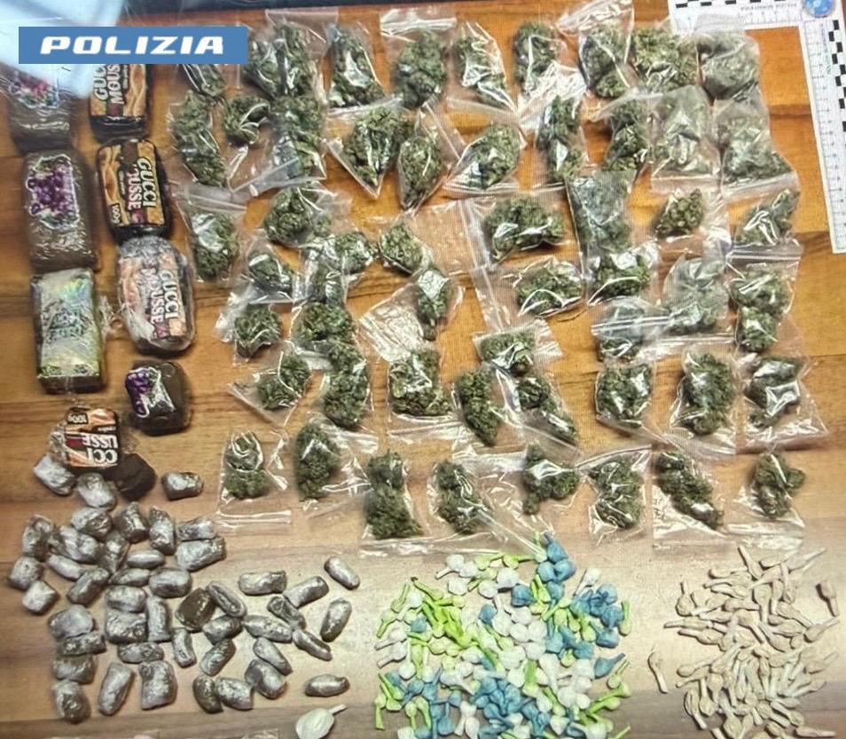 Blitz antidroga a Capaccio Paestum: arrestato pusher con oltre un chilo di stupefacenti
