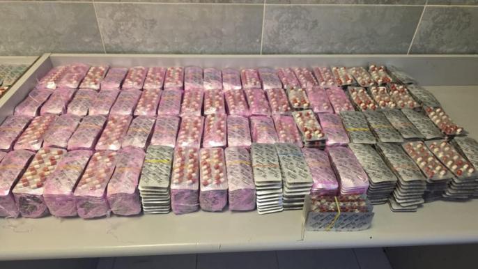 إحباط محاولة تهريب 17 ألف قرص طبي و60 كيلوغرام من “المعسل” بميناء طنجة