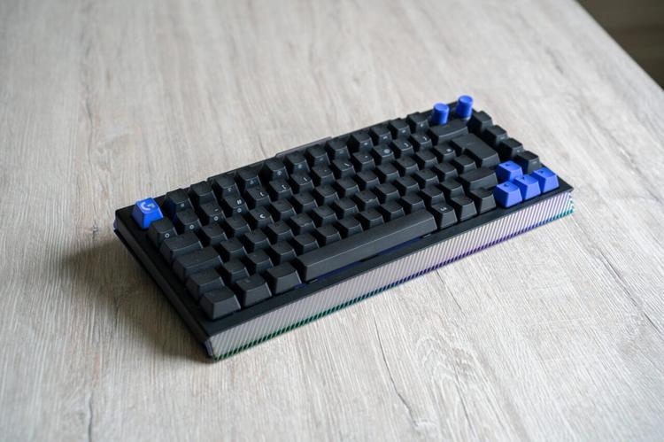 Test Logitech G512 X (75&nbsp;%) : un clavier gaming qui voit trop grand