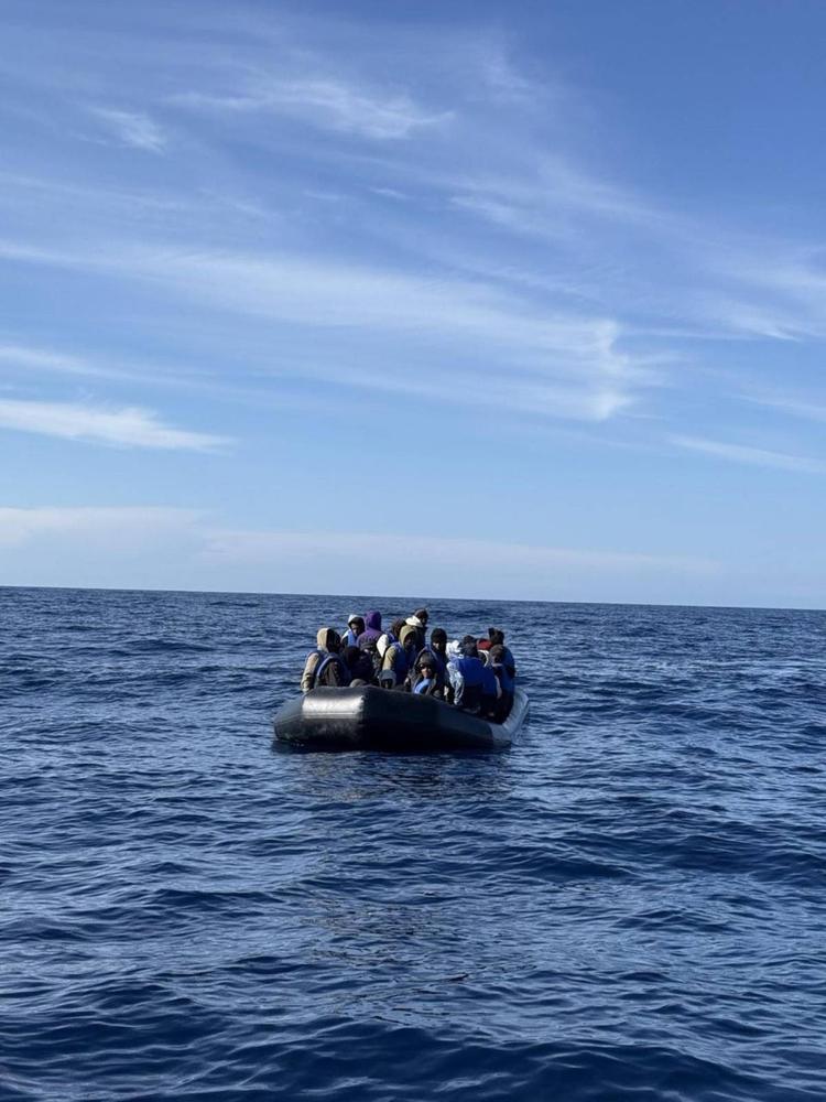 Spagna, l’allarme: con la regolarizzazione dei migranti a breve ci saranno 3 milioni di "nuovi cittadini"