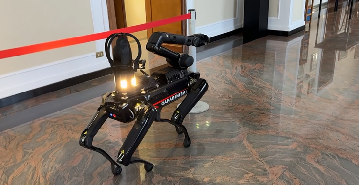 Sugli scenari ad alto rischio interviene Saetta, il cane robot dei Cc di Bari