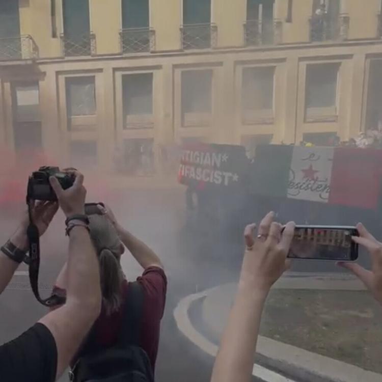 Raduno dei Patrioti in piazza Duomo a Milano. Corteo antagonisti, tensioni tra centri soci...
