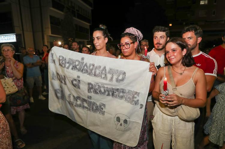 Femminicidio. In duemila a Firenze per ricordare Lorena