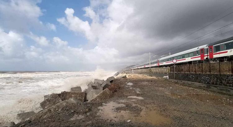 Calabria: la Regione della (in)difesa costiera, su 19 interventi solo uno completato