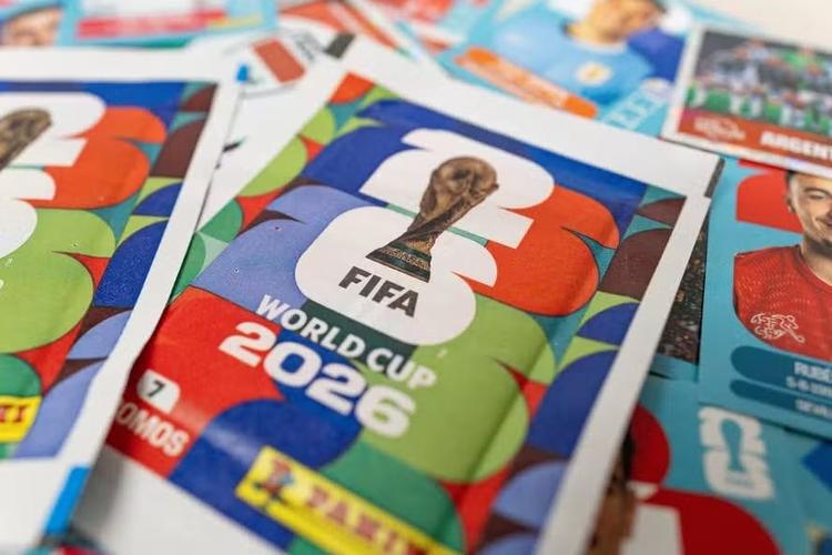 Álbum de figurinhas da Copa já está à venda e pode ultrapassar R$ 1 mil para ser completado