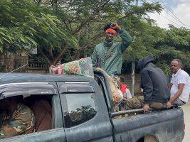 Tigray, droni sul camion di aiuti per gli sfollati. Crs: “Proteggere chi trasporta cibo salvavita”