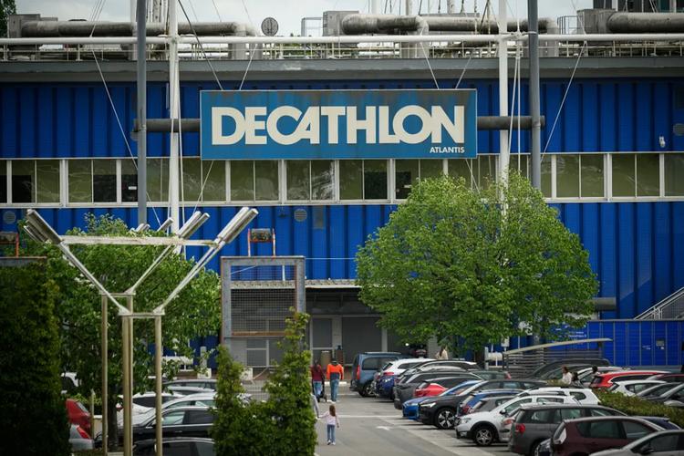 "Ça ne nous aide pas à court terme" : après la mobilisation nationale, Decathlon verse 2000 euros en action à ses salariés