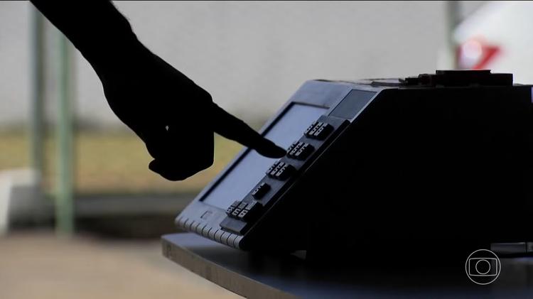 Mesmo com voto facultativo, número de eleitores com mais de 70 anos cresce nas eleições