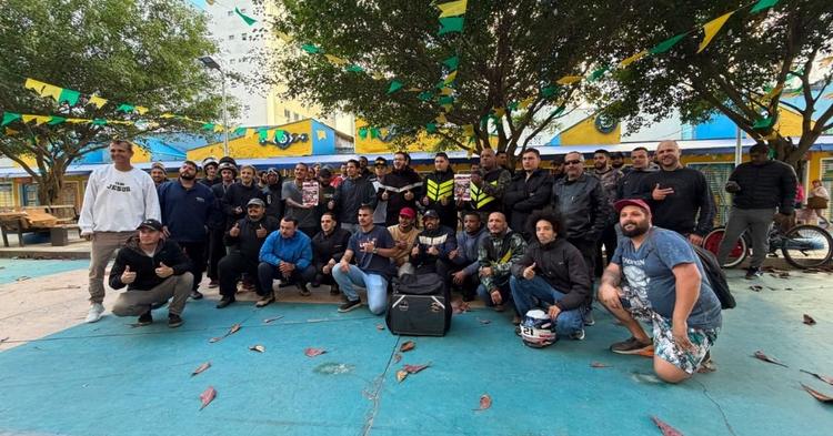 Entregadores vão às ruas em Balneário Camboriú contra novas regras do iFood