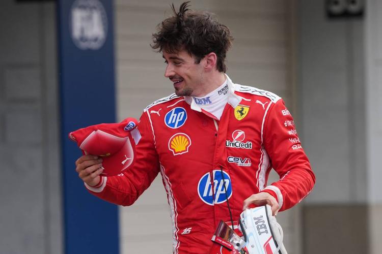 Leclerc rinnova, la Ferrari è (quasi) una fede. È cresciuto in rosso, ora non aveva alternative