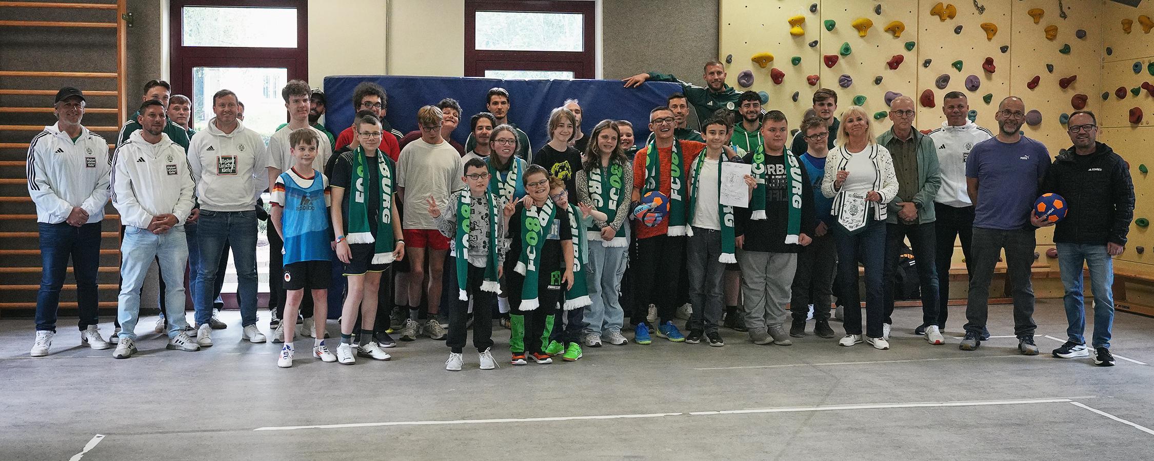 FCH zu Besuch an der Schule am Webersberg