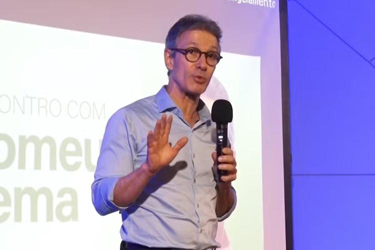 Em passagem por PE, Zema cumpre agenda com empresários e minimiza fala em que comparou Nordeste a 'vaquinhas magras'