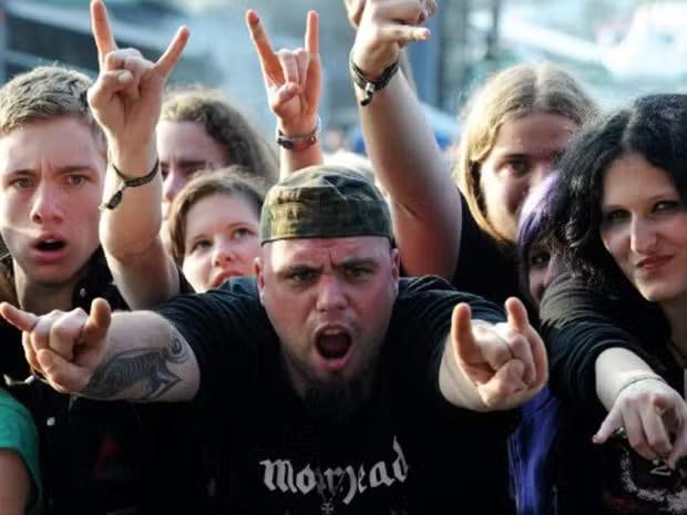 O que fazem pastores evangélicos em um festival de heavy metal