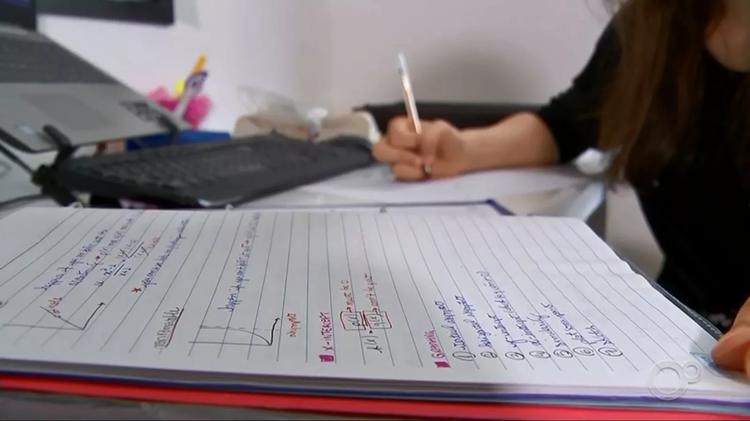 Homeschooling e o papel das escolas na educação brasileira - O Assunto #1750