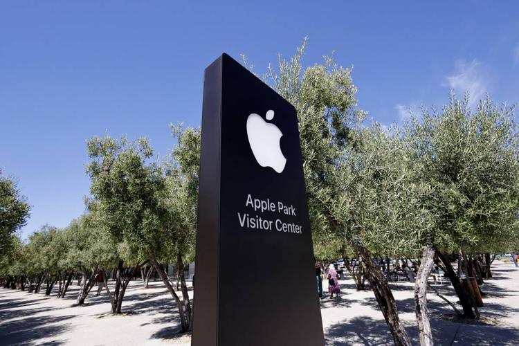 Apple fa causa OpenAi per furto di segreti commerciali