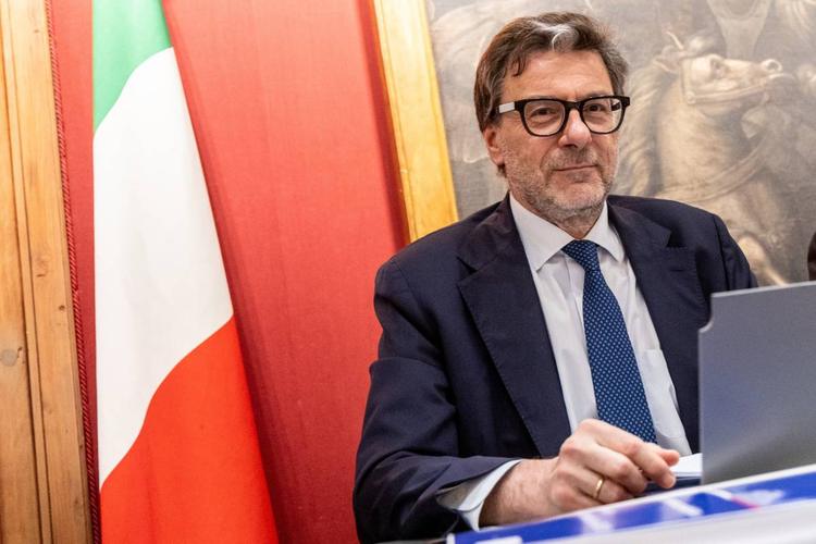 "Se attiveremo la clausola di salvaguardia lo faremo nell’interesse di tutti gli italiani"