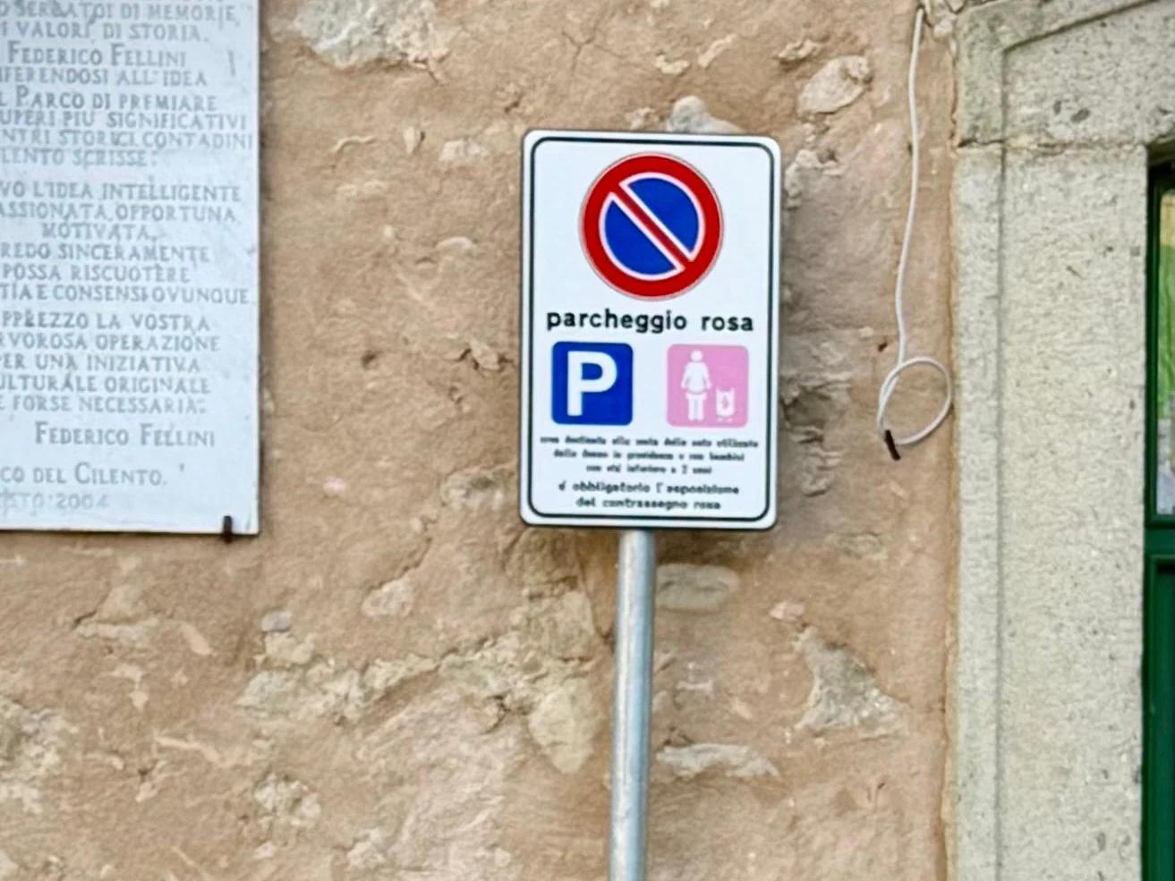Ceraso, nasce il primo parcheggio rosa per mamme e genitori con bimbi