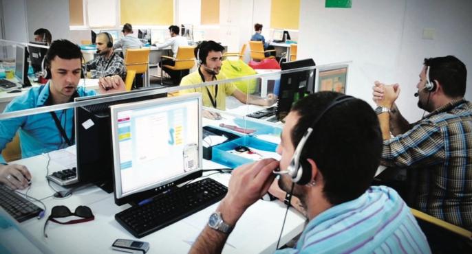 تحذيرات من تداعيات الذكاء الاصطناعي على وظائف التعهيد بالمغرب