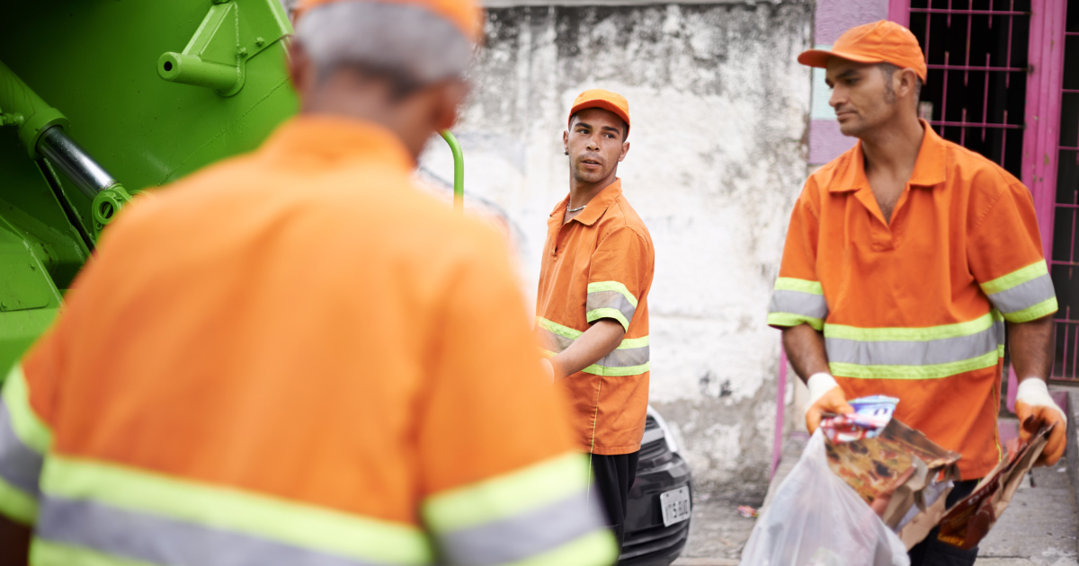 Cooperativas de reciclagem movimentam R$ 1,36 bilhão e ampliam impacto social no país