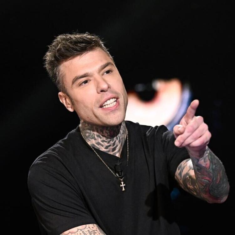 Fedez di nuovo in ospedale, ricoverato d'urgenza a Milano