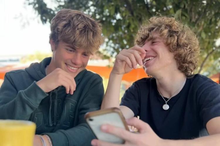 «&nbsp;Interdiction de l’utilisation du téléphone portable dans les lycées&nbsp;» : le ministre de l’Éducation nationale prend une décision majeure pour la rentrée