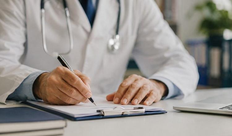 Tumori, più di un milione di italiani ha un rischio genetico: le nuove linee guida cambiano la prevenzione