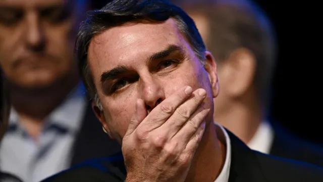 Flávio criou frente para acabar com exame da OAB quando deputado; candidato não comenta