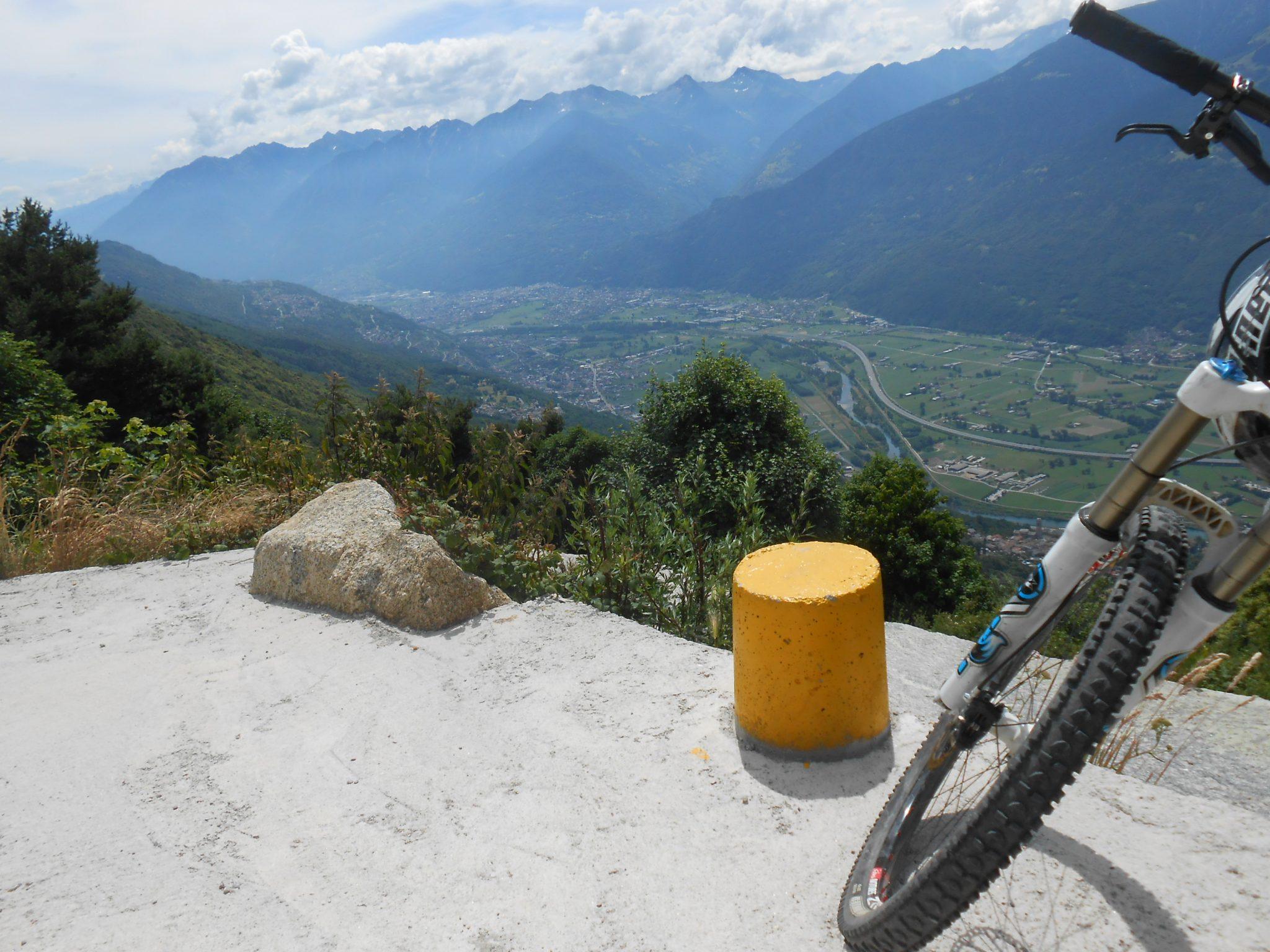 Prati dell’ o in MTB (SO): panoramica sulla Valtellina
