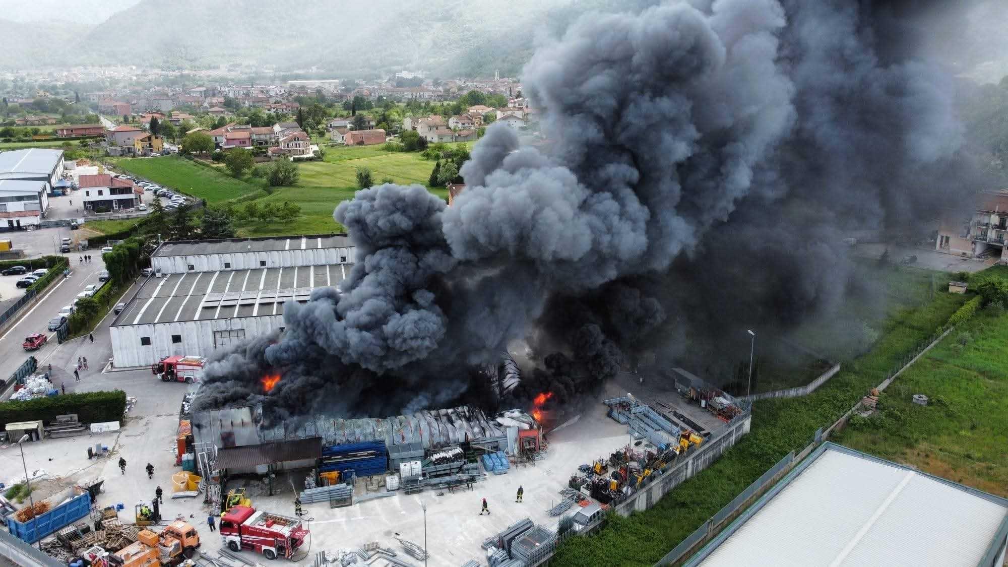 Incendio a Sant’Arsenio, il ringraziamento di Infravie: “Grazie a chi ci ha sostenuto, ora ripartiamo”