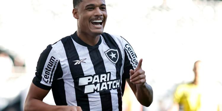 Botafogo acerta venda do atacante Janderson para o Vitória