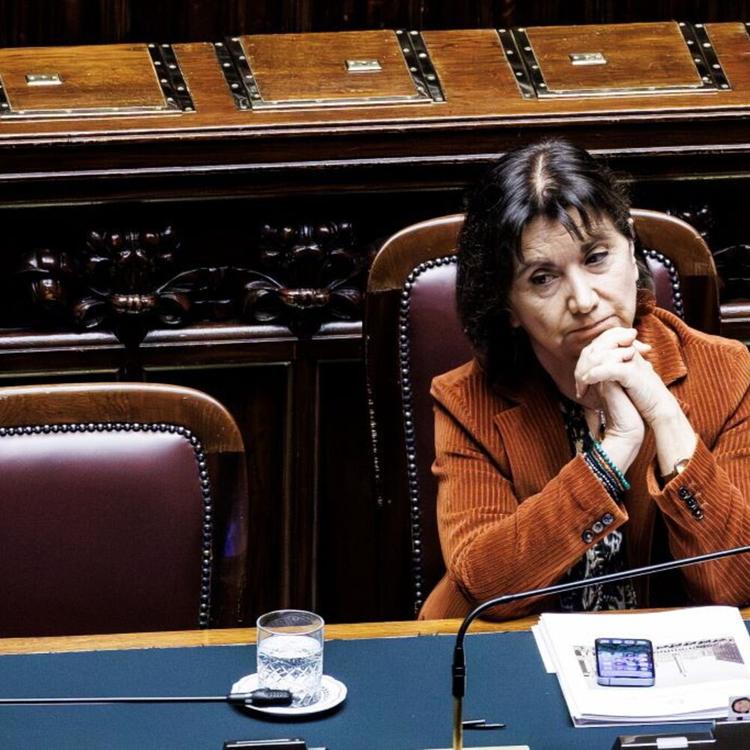 Un drone subacqueo per cercare il marito della Roccella