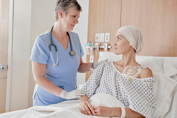 Fragilità cutanea e accessi vascolari: una sfida quotidiana nella cura del paziente oncologico