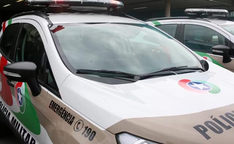 Filhos lutam com agressor para salvar mãe de tentativa de feminicídio pelo ex em SC