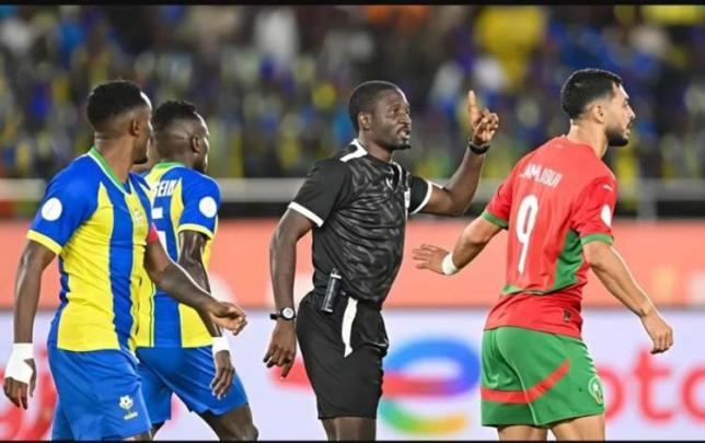 حكم كاميروني يقود مباراة المغرب وليسوتو في تصفيات كأس إفريقيا
