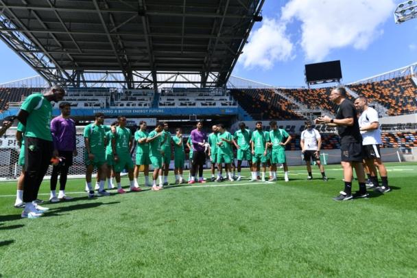 المنتخب الوطني يبدأ استعداداته للقاء كندا