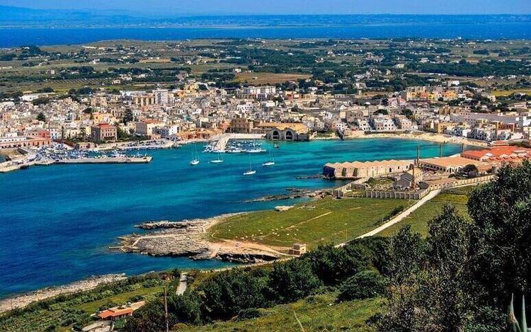 Accusa un malore dopo un'immersione: morto un docente di 62 anni a Favignana