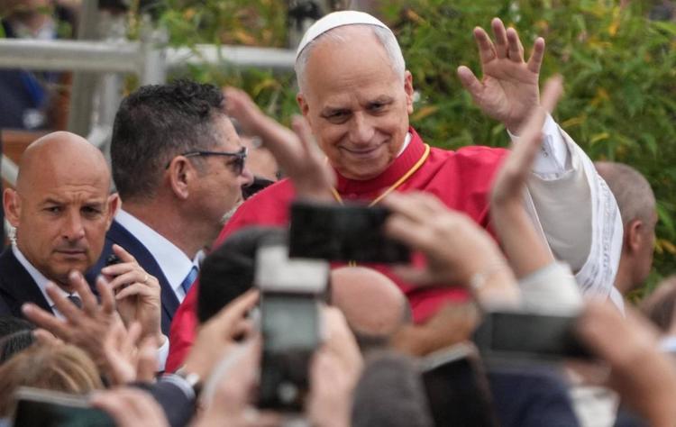 Un anno fa la "fumata bianca". Meloni: "Leone XIV punto di riferimento globale"