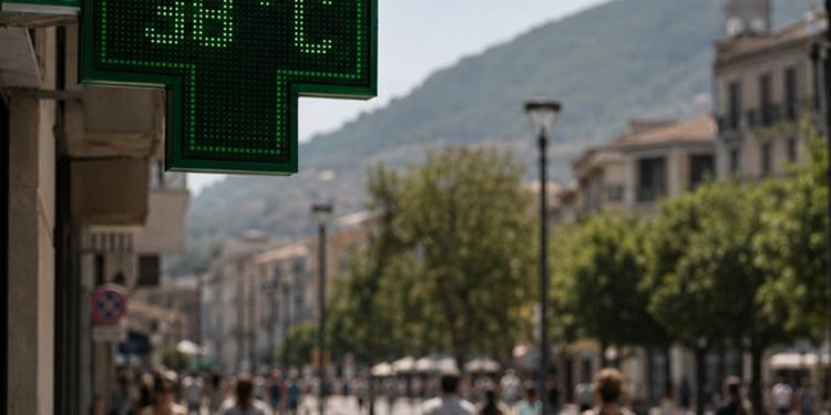 Meteo Calabria: il grande caldo è arrivato, sfiorati i 40 gradi in sei  località