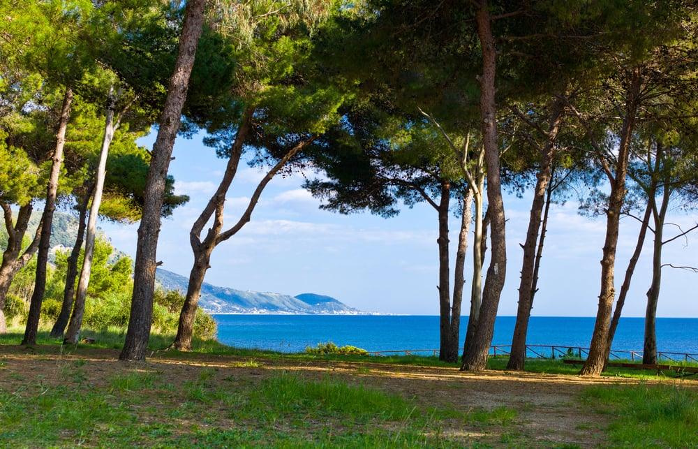 Meteo Salerno, weekend incerto tra nuvole e piovaschi nel Cilento: ecco quando torna il sole