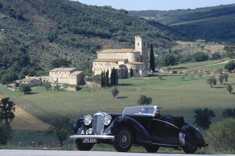 "In questa gara d'auto c'è quello che tutti amano di Louis Vuitton