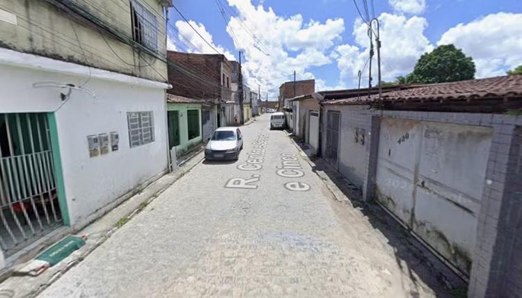 Mãe e filho são assassinados a tiros dentro de casa no Grande Recife
