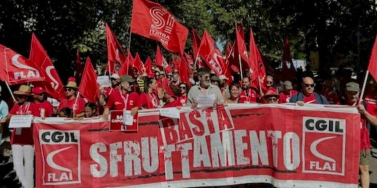 Caporalato, la politica degli annunci: una norma Ue e una legge regionale in Calabria