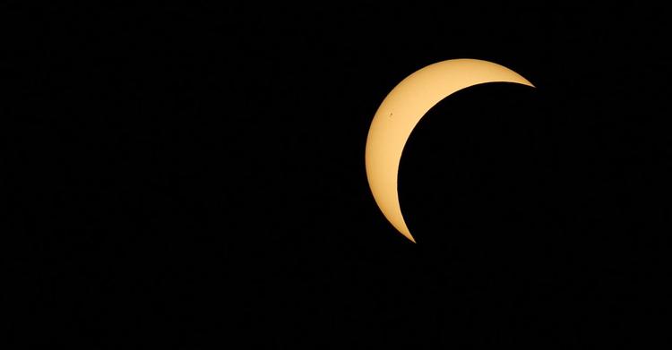 L’eclissi di Sole al tramonto è visibile anche dall’Italia
