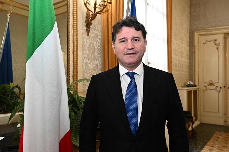 "Abusi sessuali al Senato". Indagato senatore Silvestro. Lui: "Mie parole sbagliate"